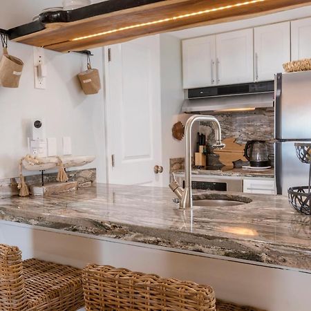 Stunning Ocean Views Steps From The Beach With Pool! Fabulous 4Th Floor Studio! ニュー・スマーナ・ビーチ エクステリア 写真